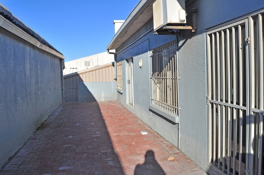 To Let commercial Property for Rent in Paarden Eiland Western Cape